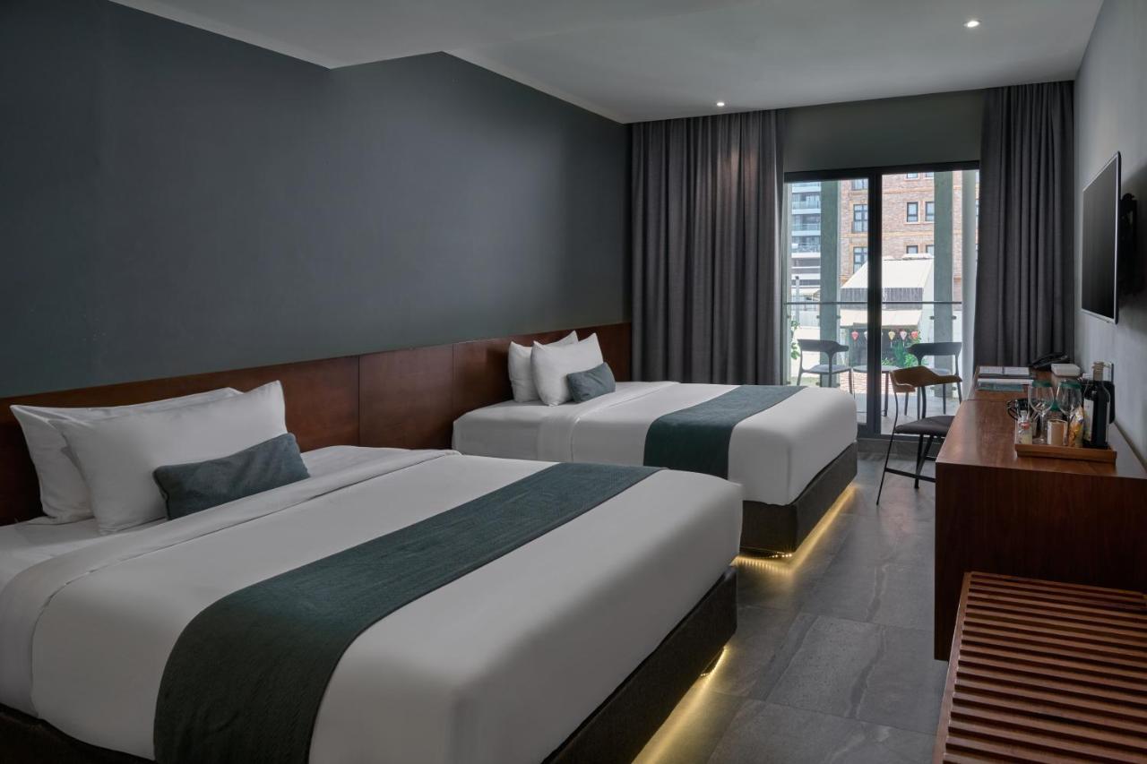 โรงแรม ใบตอง โฮเต็ล แอนด์ รีสอร์ต