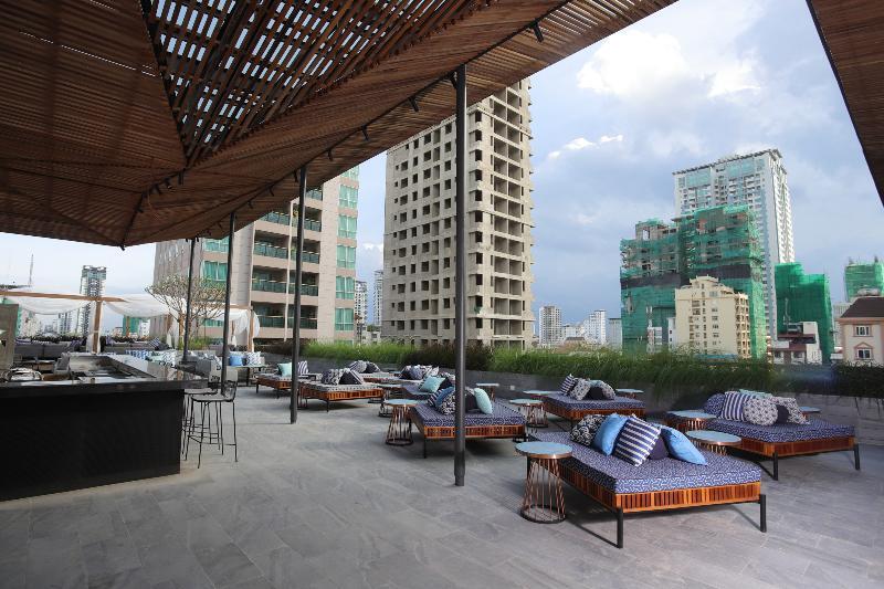 โรงแรม ใบตอง โฮเต็ล แอนด์ รีสอร์ต